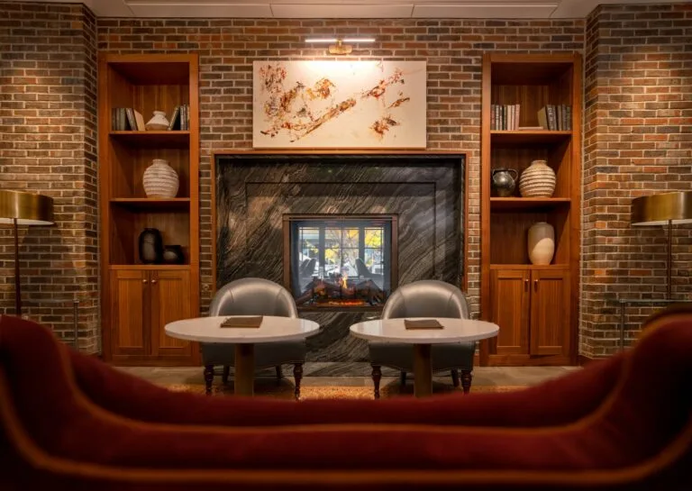 Wood Lounge